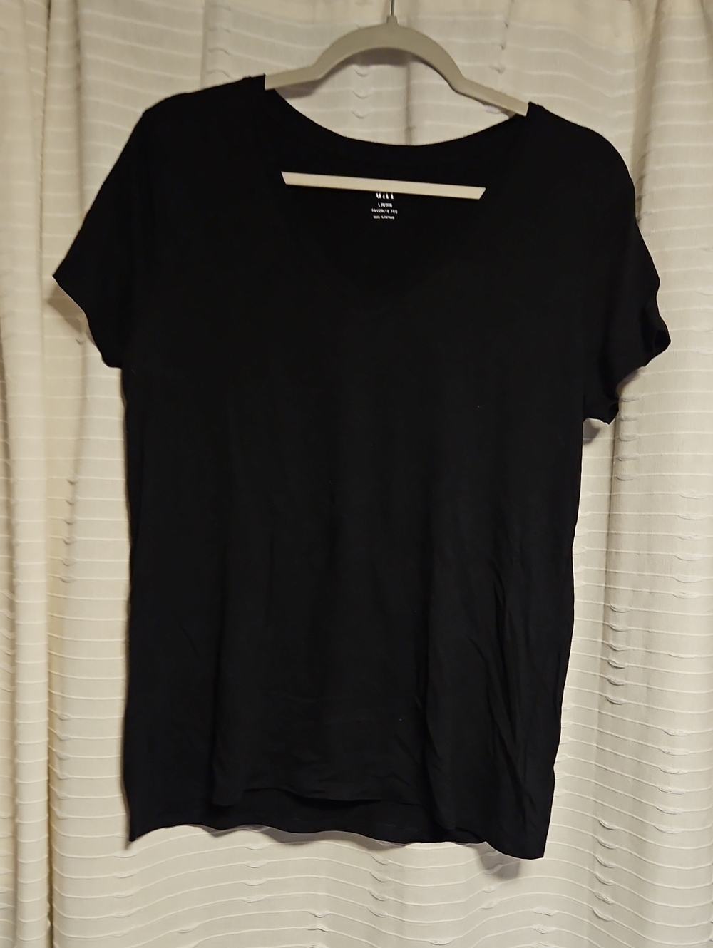 GAP Black Short Sleeve V-Neck Tee